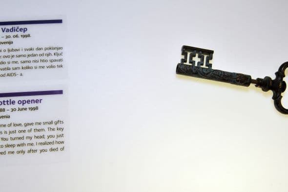 Este museo se encuentra en Zagreb, Croacia, pero actualmente se encuentra en tour mundial, su colección está llena de objetos de relaciones amorosas que ya terminaron.