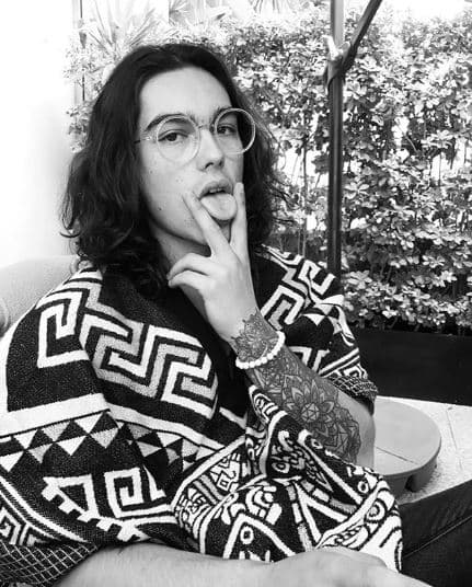 Además, Mayer le pidió seguir siendo él mismo.