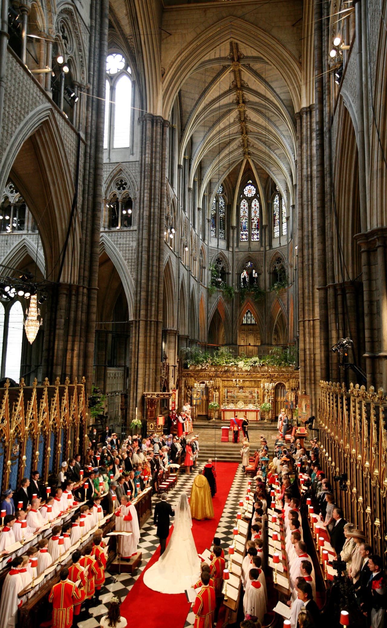 William de Inglaterra y Kate Middleton contrajeron nupcias en una ceremonia por todo lo alto en la abadía de Westminster, en Londres, rodeados de unos 2,000 invitados.