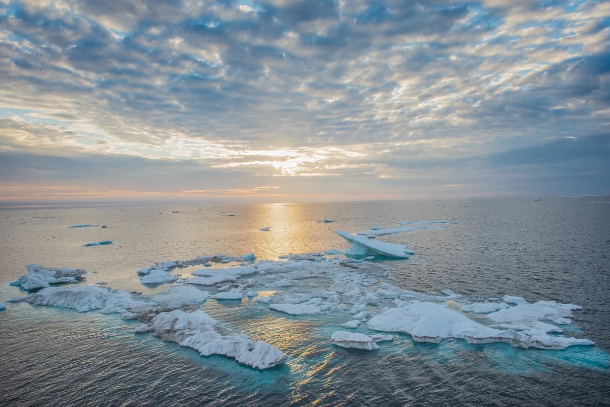 La mayoría de sus misiones en el Polo Norte las realiza durante el mes de verano ya que el hielo está en su etapa más delgada y hay 24 horas de luz para trabajar.