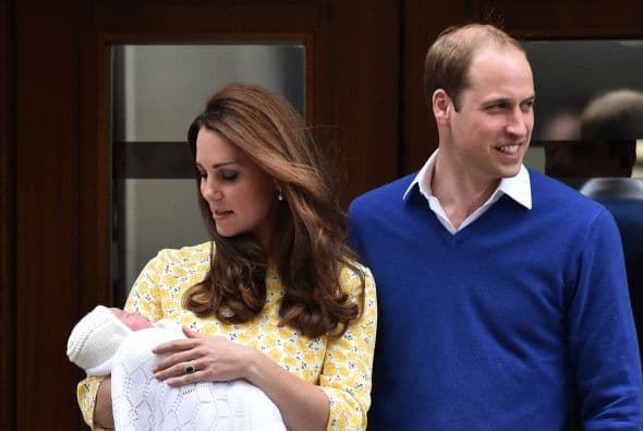 Kate no dejaba de ver a su hermosa bebé.