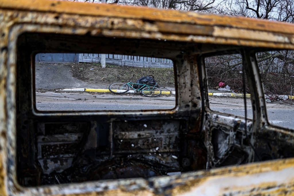 Las fuerzas rusas han comenzado a retirarse ampliamente del zonas al norte de Kiev, la capital, dejando atrás
<b>un paisaje aterrador</b>.
<b>Advertencia: las fotos que siguen pueden resultar muy sensibles para algunos lectores.</b>
