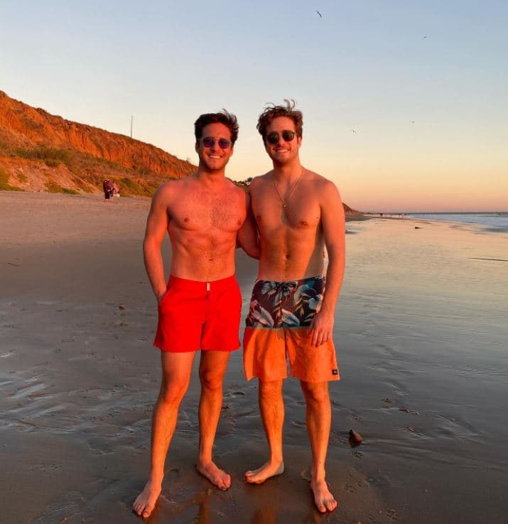<b>#5 Diego y Santiago Boneta</b>
<br>El actor de ‘Luis Miguel: la serie’ es el hermano mayor de Santiago y Natalia Boneta, y con los dos comparte rasgos similares como su gran sonrisa.