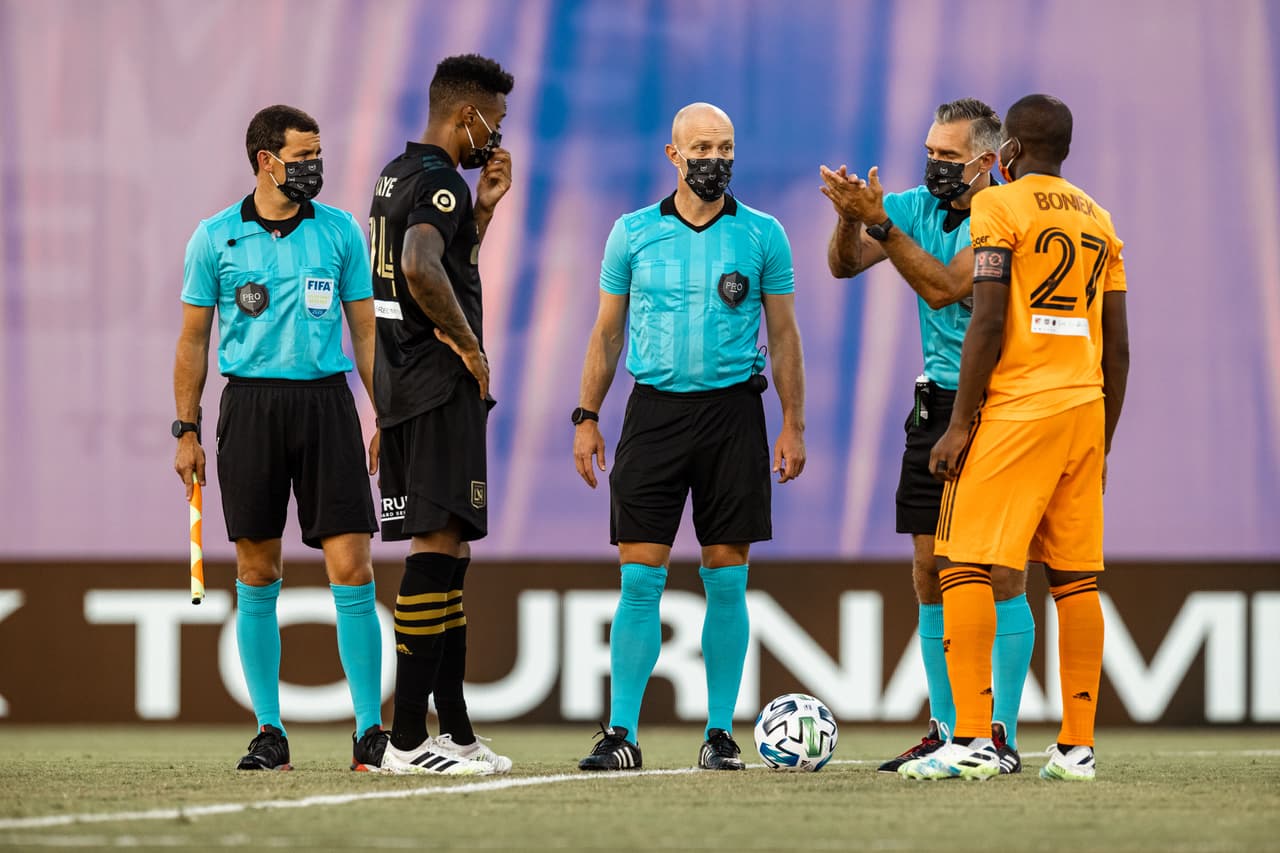 El LAFC no da por perdido ningún resultado, y en seis minutos logran empatar el partido que perdían 1-3.