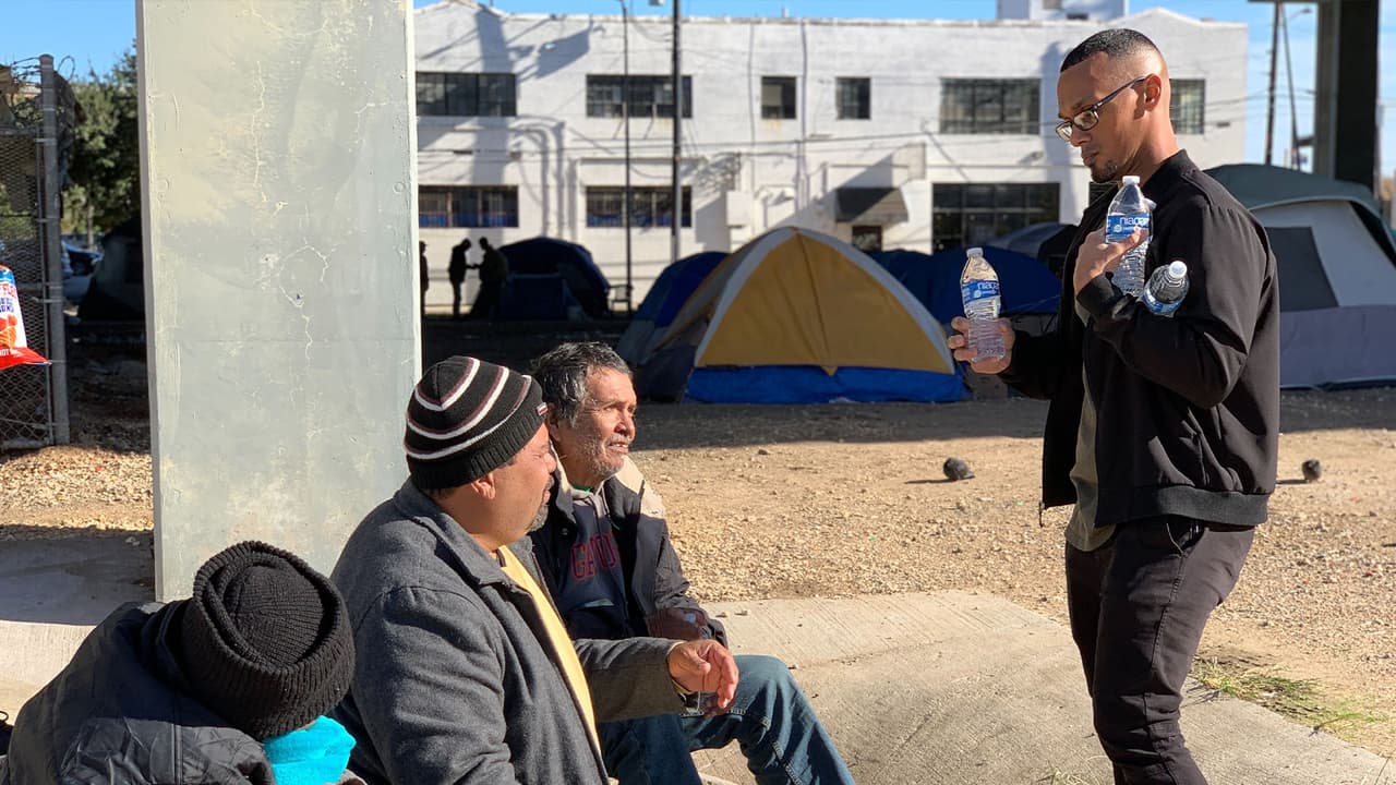 Además de la vestimenta también les ofrecen agua.
