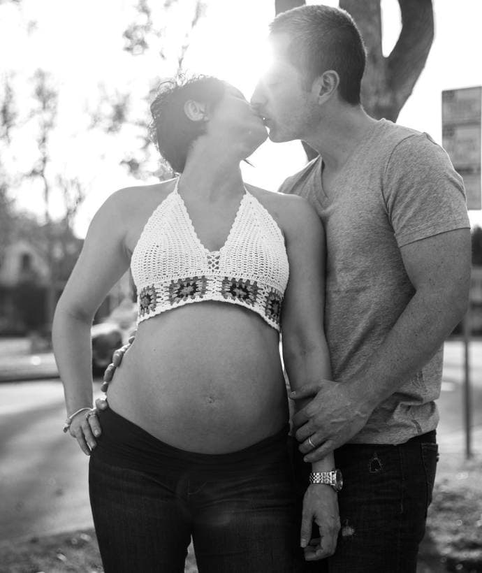 El 6 de septiembre de 2017 la entonces feliz pareja dio una importante noticia: Aislinn Derbez tenía 15 semanas de embarazo.
<br>