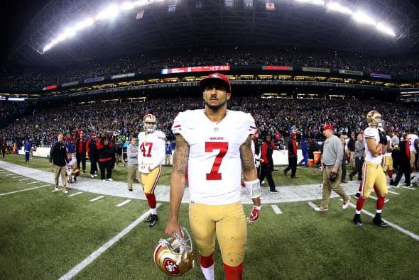 Colin Kaepernick fue acusado por una mujer cuyo nombre se desconoce de asalto sexual. La acusadora dijo que bebió y fumó mariguana con el jugador de San Francisco y que después amaneció en la sala de emergencias de un hospital.