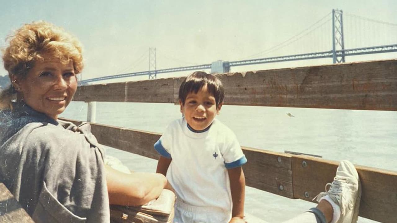 La organización se contacta con Claudia, la hija de Doña Hilda. “Me señalan que había un hijo que la estaba buscando en Estados Unidos y yo dije "me están tomando el pelo" y comenzó este proceso, me mandaron fotos y comencé a ver el parecido", continúa Antinao Quezada.