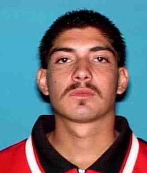 Jesús Alberto Villegas es buscando por autoridades del Condado Taylor, tras supuestamente abusar sexualmente de un menor en Abilene en el 1998. También es buscado por violar su libertad condicional.