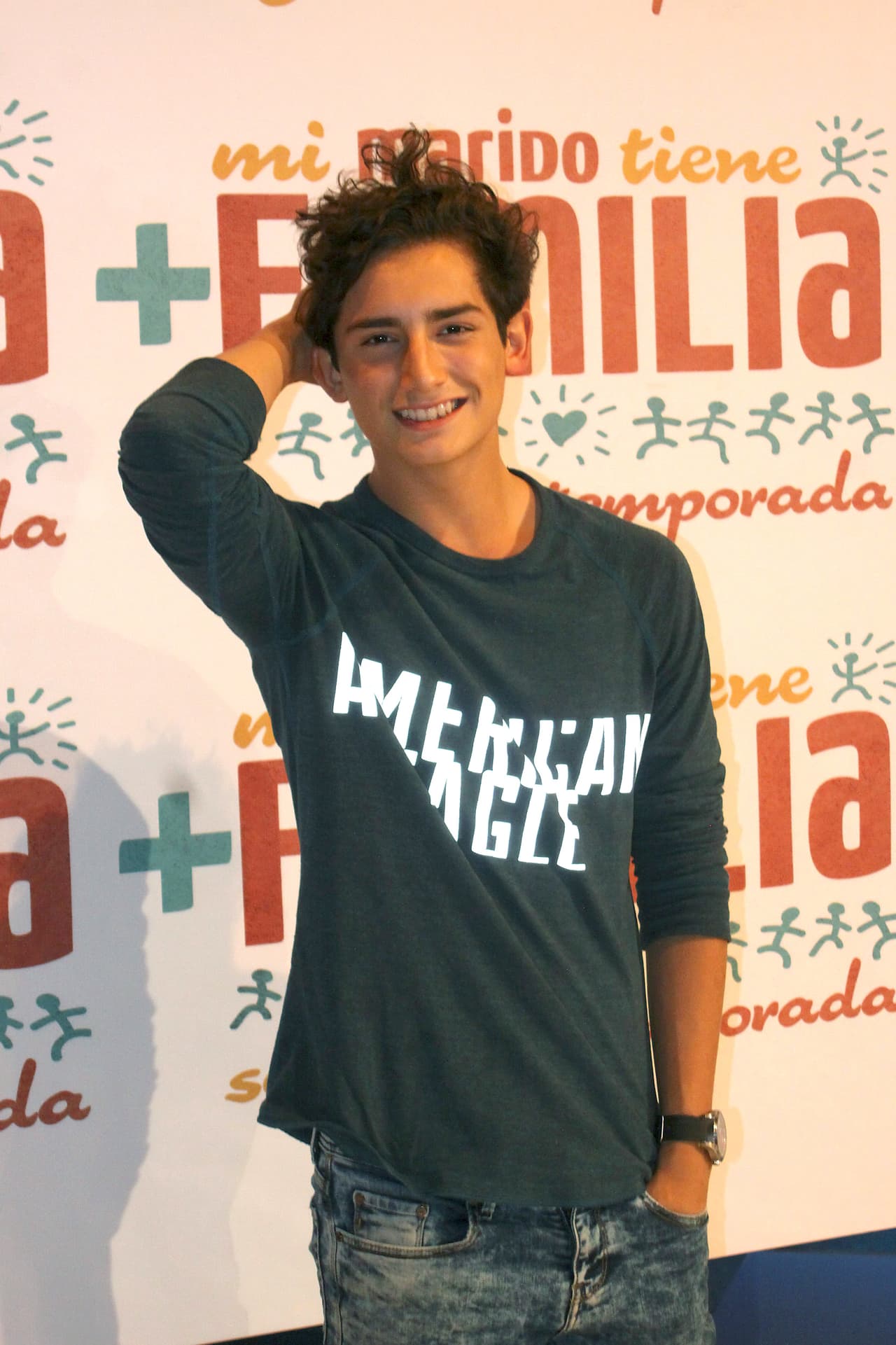 En junio de 2017 se integró al elenco de 'Mi marido tiene más familia', como Aristóteles Córcega, un joven con problemas de autoestima y déficit de atención.