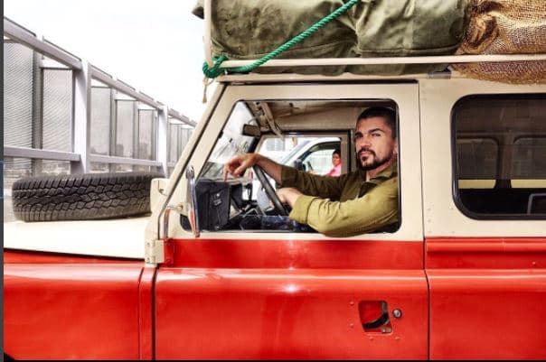 Un colombiano 
<b>más de esta lista es Juanes, </b>del que no sabemos mucho de su auto favorito, pero estamos casi seguro que le encantan las camionetas. Él está nominado en cuatro categorías este año.