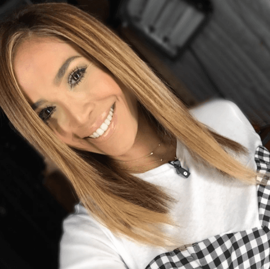 ¿Qué tal luce con cabellera media y completamente lisa? Cabe mencionar que ella solo le confía el pelo a su mamá, quien es estilista en Miami.