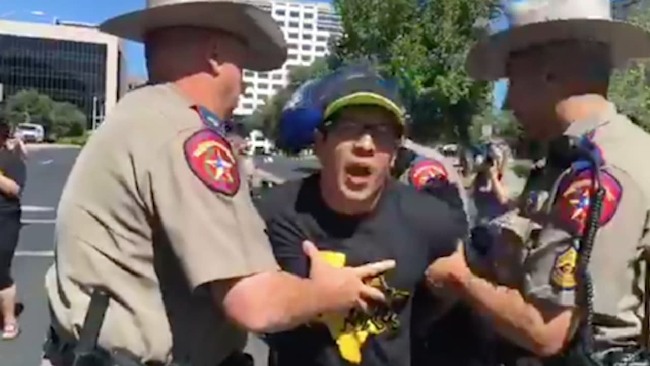 Arrestan a 15 personas durante la manifestación en Texas por la amenaza contra DACA