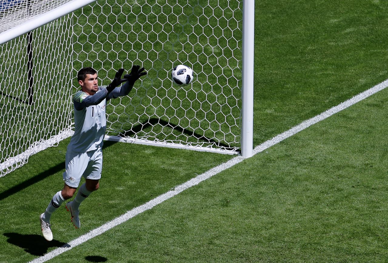 Sin embargo, el remate le salió centrado y Mathew Ryan controló la pelota sin contratiempos.