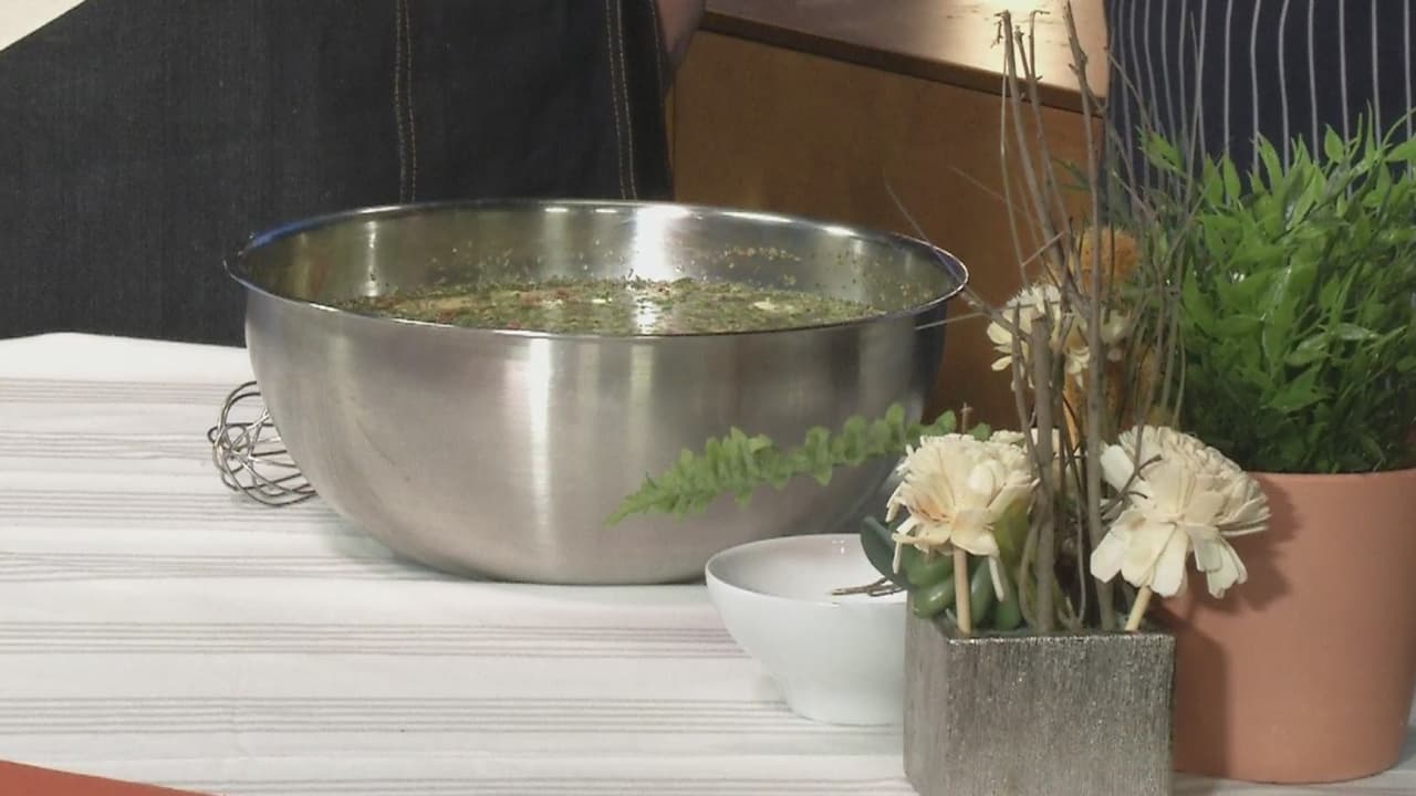 Aprende a preparar salmuera para que marines tu pavo en este Día de Acción de Gracias