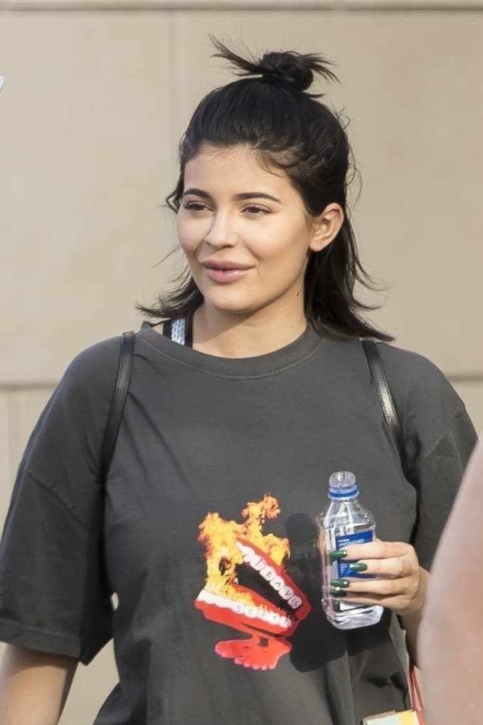 Así luce Kylie Jenner en septiembre de 2017, el mes en el que, según varias fuentes consultadas por 
<b><a href="http://people.com/babies/kylie-jenner-pregnant-expecting-first-child-travis-scott/">People</a></b> y 
<b><a href="http://www.tmz.com/2017/09/22/kylie-jenner-pregnant-travis-scott-baby/">TMZ</a></b>, la menor de las hermanas Kardashian ha empezado a contarle a sus personas más cercanas que está embarazada.