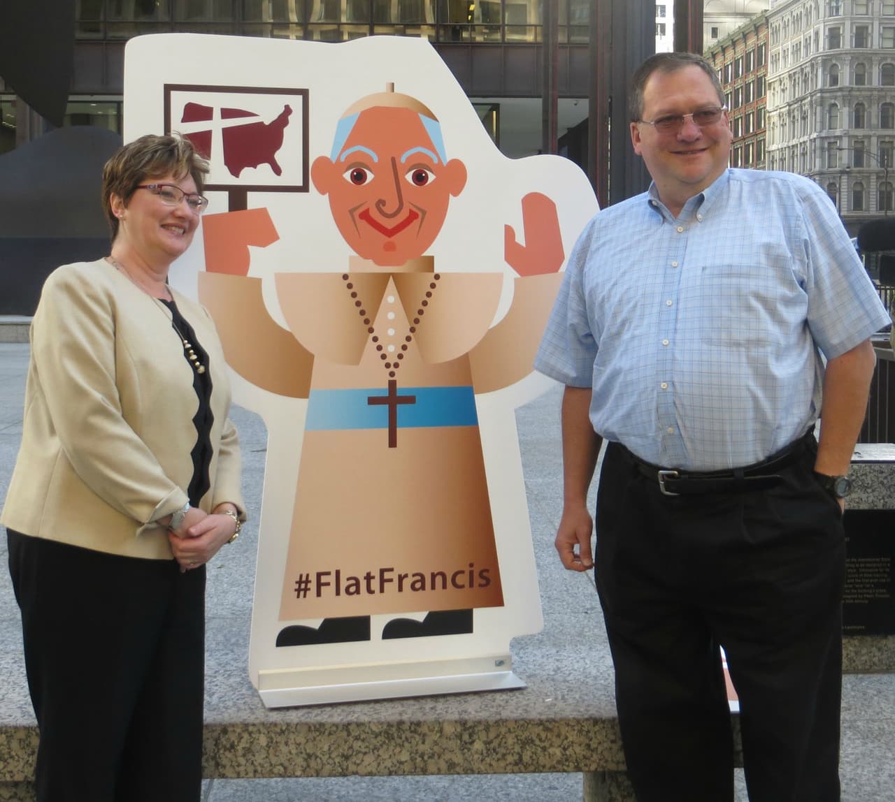 Se invita a quienes la encuentren a que se tomen la foto y que la compartan en las redes sociales.