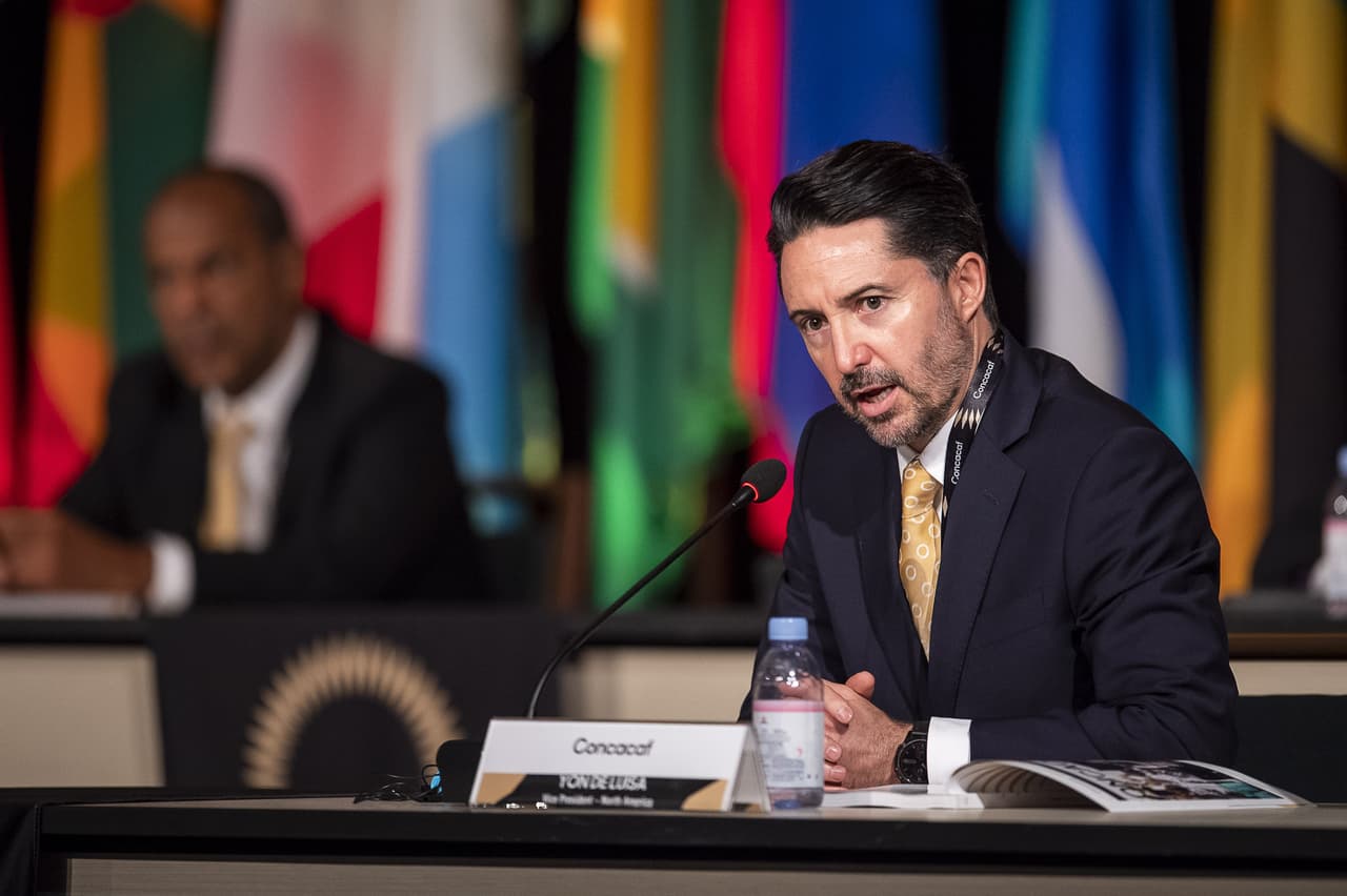 Pese a sanciones, De Luisa asegura que el Tri no dejará el Azteca