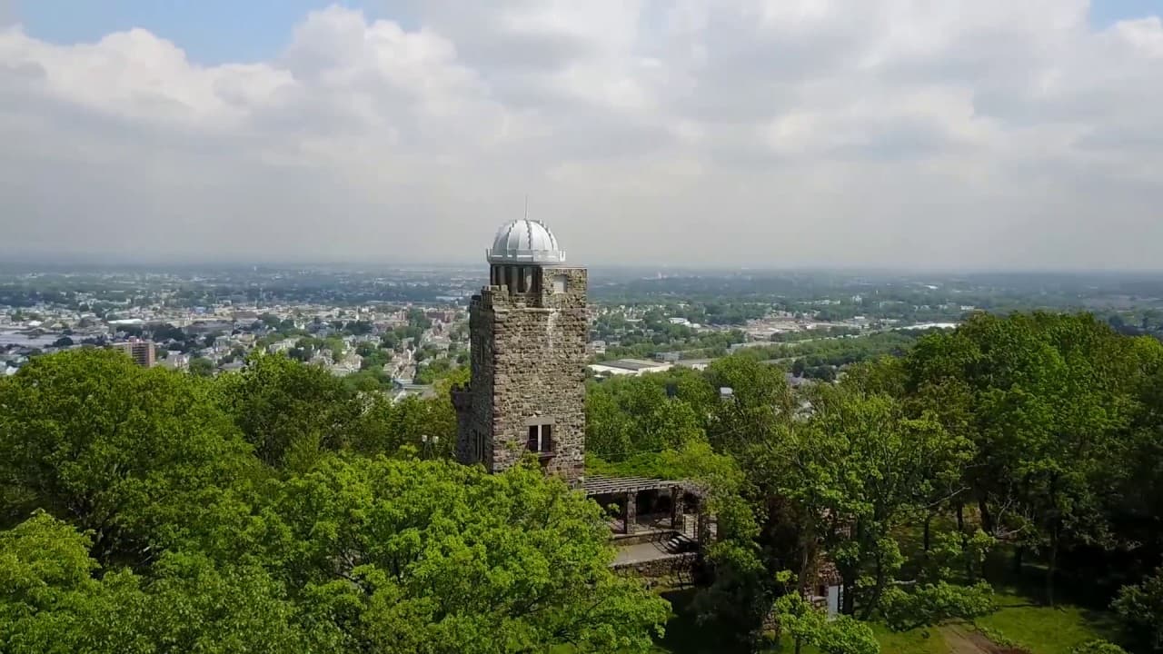 La Reserva Garret Mountain está ubicada en Woodland Park, NJ. 
<br>