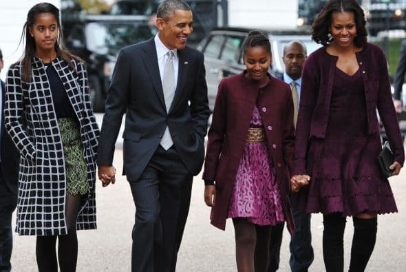 La primera dama siempre se ocupa de la salud, disciplina y éxito de sus hijas, antes que de la política, aunque en ambas tareas se saca un 10. Ha demostrado que además de ser una profesionista exitosa, madre dedicada y luchadora incansable, es una icono de moda y 'glamour'. Sin duda, ella es ejemplo y motivación para muchas madres que deben ser líderes, fuera y dentro de casa.