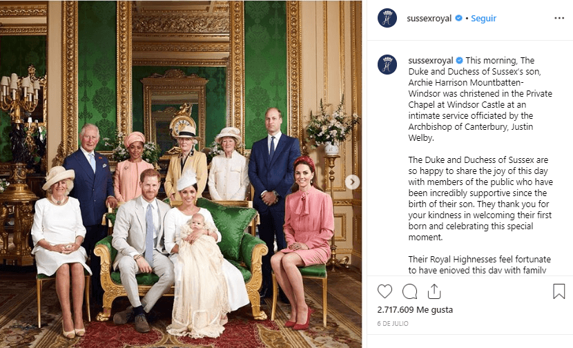 Asimismo, señaló que el príncipe Harry comparte un vínculo cercano con la familia de su madre, ya que las hermanas de Diana, Lady Sarah McCorquodale y Lady Jane Fellowes, ocuparon un lugar destacado en el 
<b><a href="https://www.univision.com/famosos/meghan-y-el-principe-harry-comparten-fotos-del-bautizo-de-archie-pero-los-detalles-del-evento-son-un-misterio-fotos">retrato familiar del bautizo de Archie Harrison</a></b>.