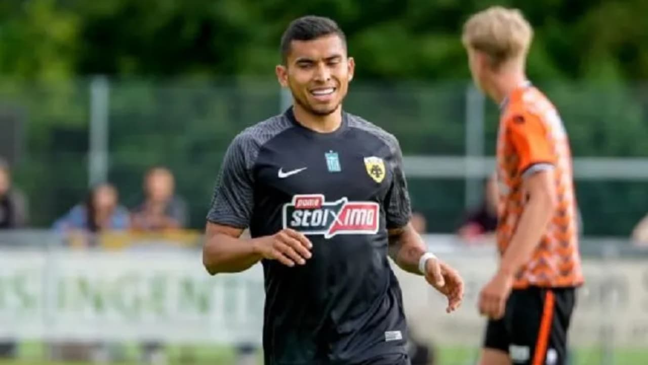 Deseo de Orbelín de salir del AEK se complica: "Una situación incómoda"