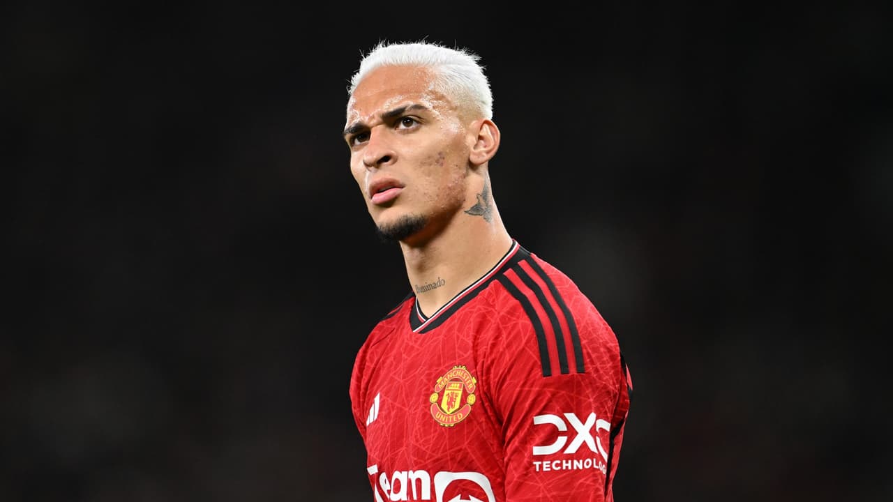 Antony, separado en Manchester United por denuncias en su contra