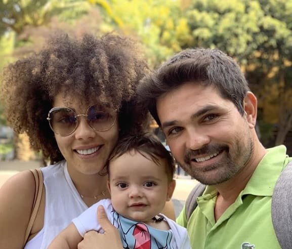 "Es un tema muy sensible para nuestro corazón, pero como te digo, hemos tratado de ver el lado bueno, y sabemos que
<b>Dios no se equivoca</b>. Lo que sucedió es parte de uno de sus planes. Seguimos tratando de sanar espiritual, mental y físicamente".