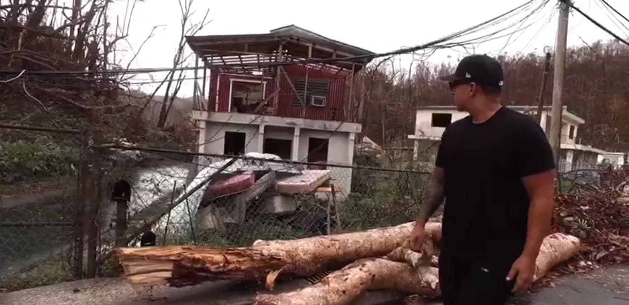Daddy Yankee es un 'Cangri' brindando ayuda humanitaria a Puerto Rico 
