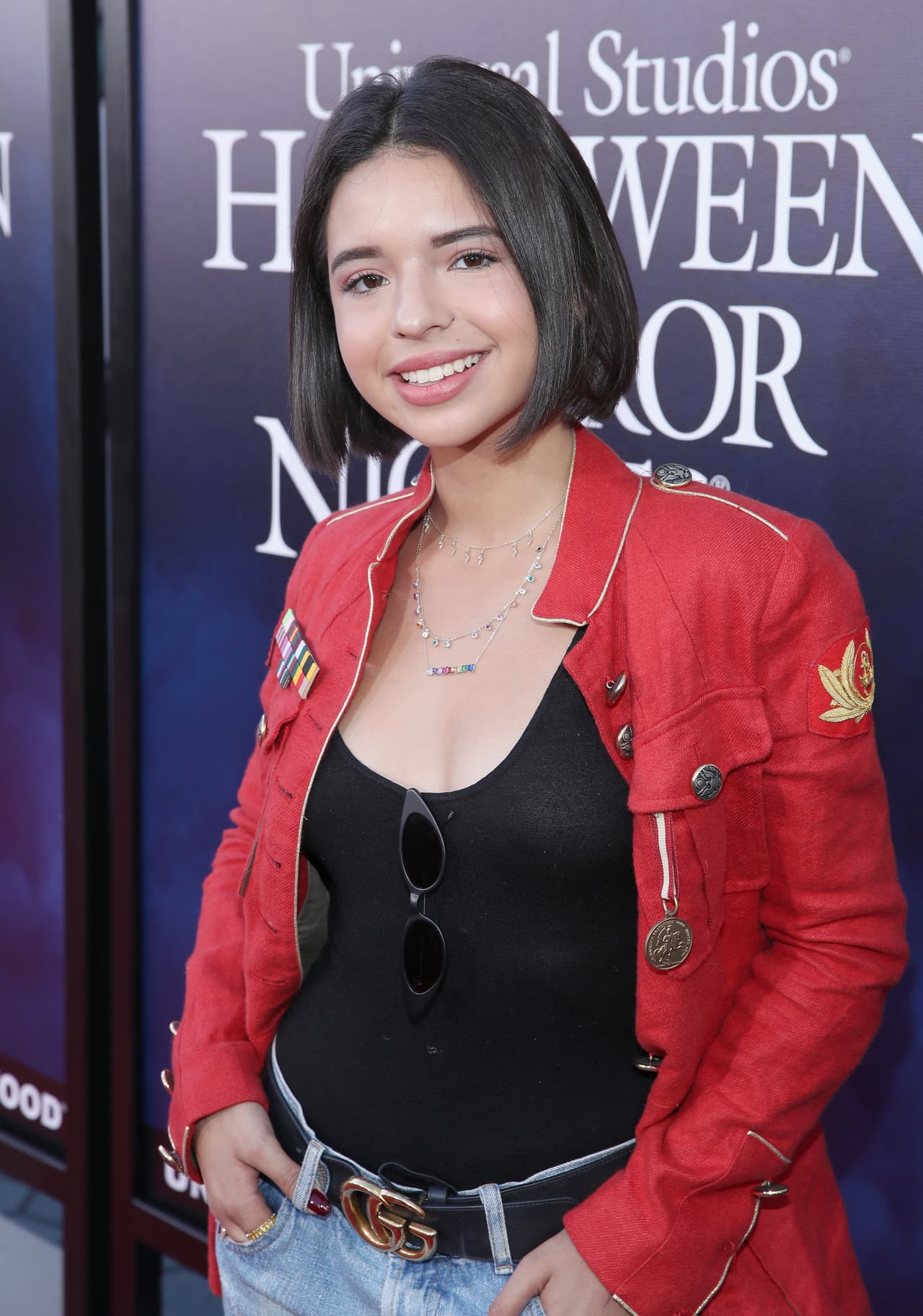 Ángela Aguilar, de 15 años de edad, hija de Pepe Aguilar, está nominada como Mejor Nuevo Artista y Mejor Álbum de Música Ranchera/Mariachi por el disco ‘Primero Soy Joven’.
<br>La noticia la tomó por sorpresa. Pensó que sus papás la habían despertado para ir a clases: “Estaba dormida y creí que era para que ya me levantara para ir a la escuela… De la emoción me puse a llorar”, reveló a Univision Entretenimiento.