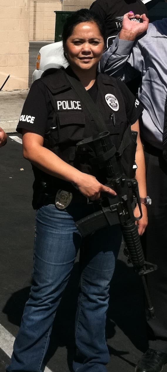 La mujer lidera un grupo clave de emergencias en un condado de Orange en California y también administra un grupo comunitario donde participan al menos 60 voluntarios.