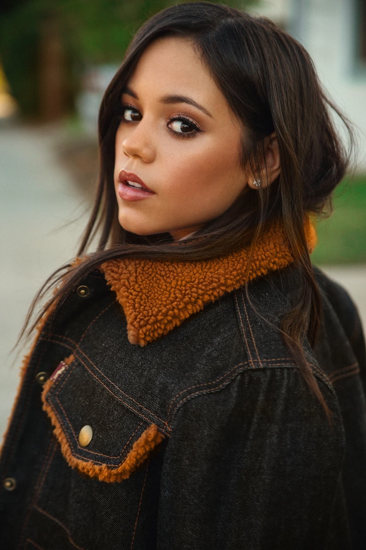 La joven actriz Jenna Ortega, conocida por ser la voz de la princesa Isabel en la serie animada de Disney ‘Elena de Avalor’, es otra de las conductoras del evento organizado. 
<br>