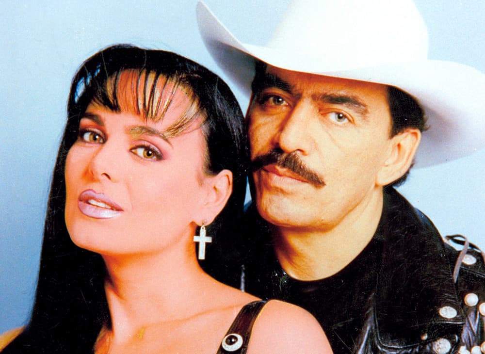 Todo apunta a que la tercera en discordia habría sido la también actriz Arleth Terán. Por su parte, Joan Sebastian declaró en alguna ocasión: "Yo diría que le fui más infiel a mis sentimientos, más que serle infiel a ella".