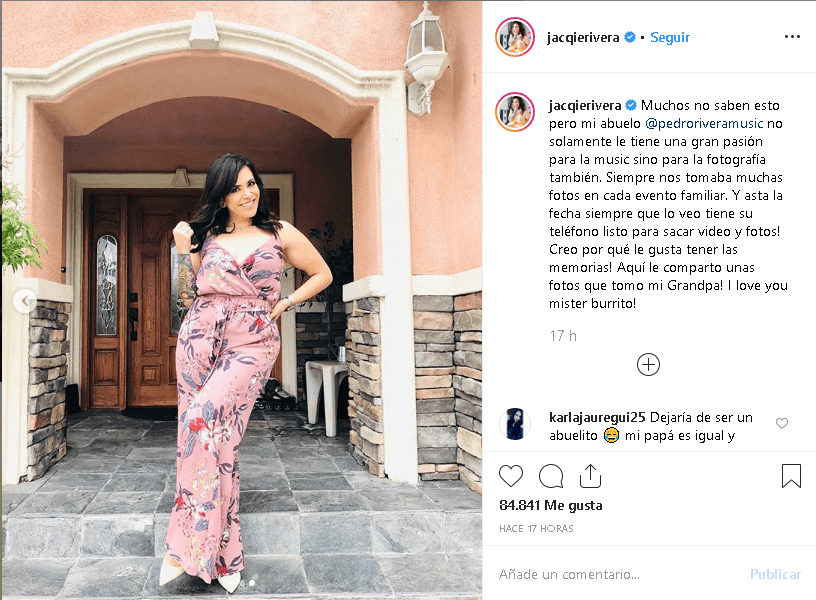 "¡Le gusta tener las memorias! Aquí les comparto unas fotos que tomó mi abuelo. ¡Te amo señor burrito!", escribió.