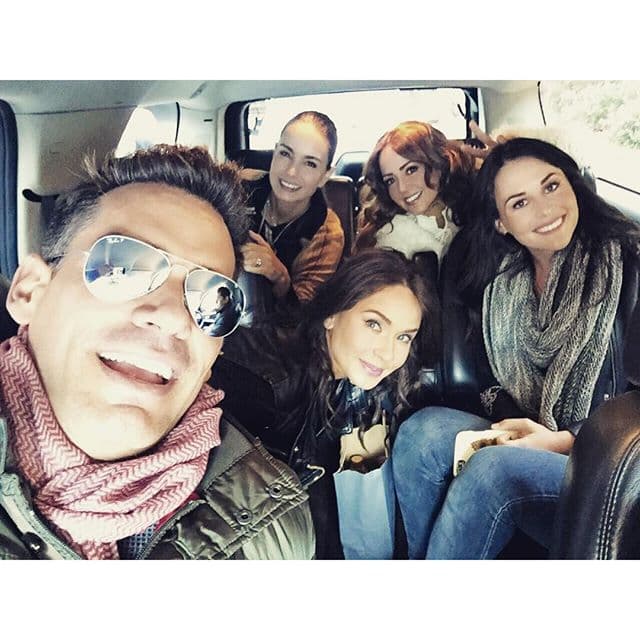 Después de la boda de su hermana, Zuria Vega no podía perderse una sana convivencia con sus compañeros.