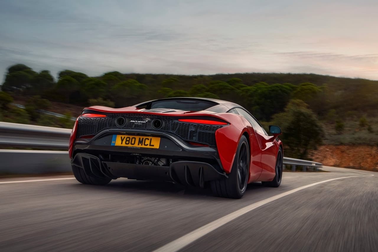 Una vez llegue a los concesionarios en el segundo semestre de 2021, Artura estará disponible en cuatro niveles de equipamiento: base, Performance, TechLux y Vision.