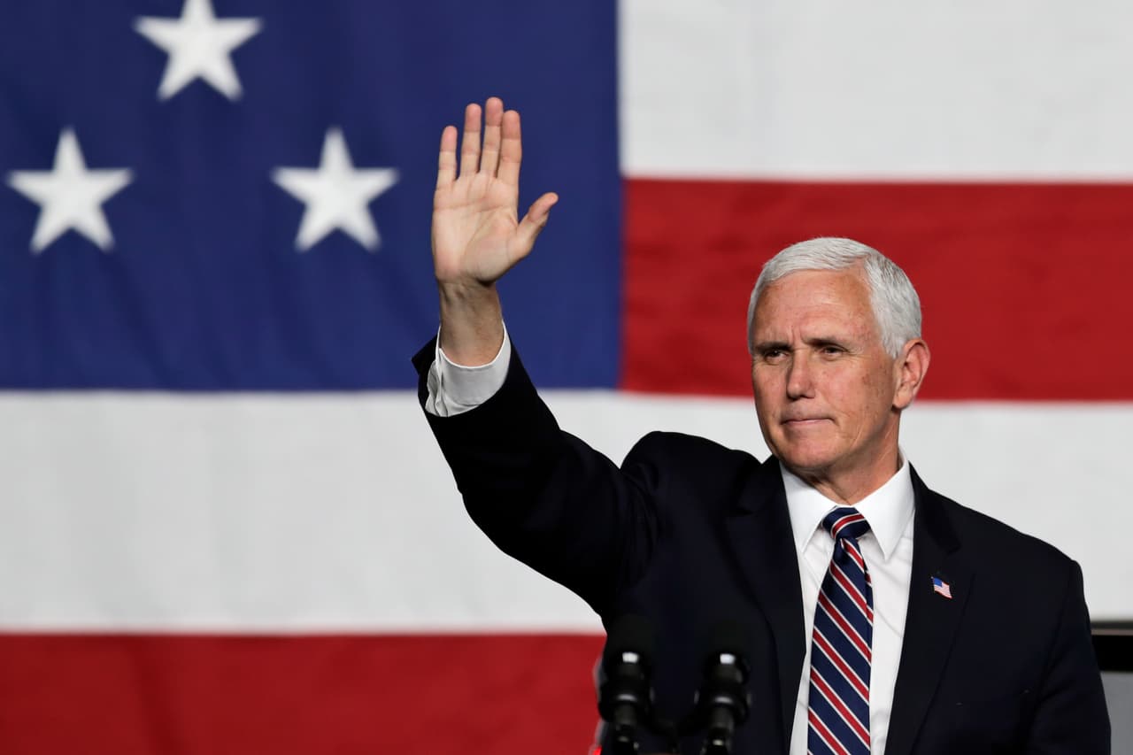 Mike Pence hará campaña en Florida en medio de la explosión de contagio de coronavirus 