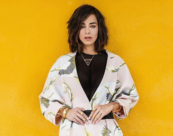 Su carrera le ha permitido tocar puertas en el cine, 
<b>ha participado en dos filmes 'Viaje de generación' y 'Túnel 19'</b>.