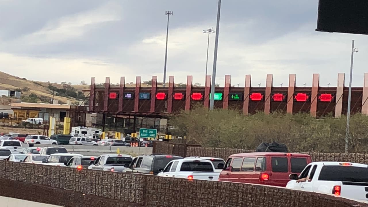 Esto es lo que sufren quienes regresan a EEUU por tierra después de las vacaciones de fin de año