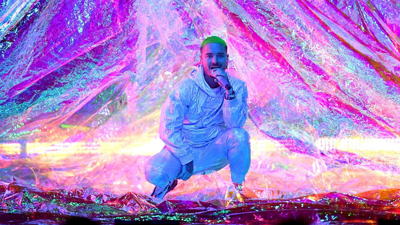 Sin embargo, no estará exento de problemas así como ciertos choques con la ley hacia el ciclo de los eclipses de julio, algunos de ellos no fundamentados.