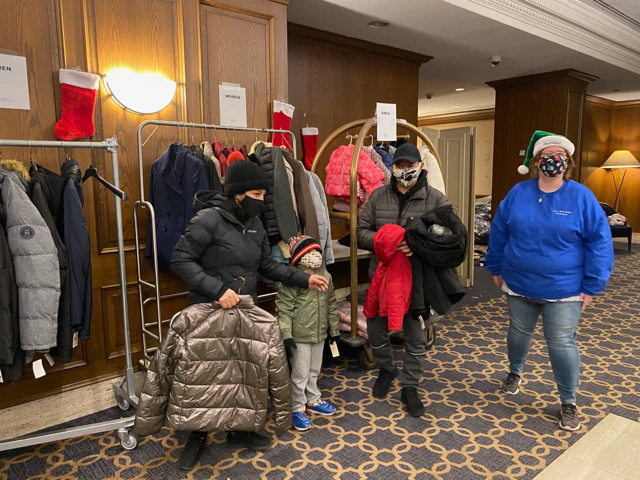 El evento tuvo lugar en 320 South Plymouth Court, Chicago, IL 60604 a las 10am, como parte de la iniciativa “Hilco ayuda a calentar el invierno”.