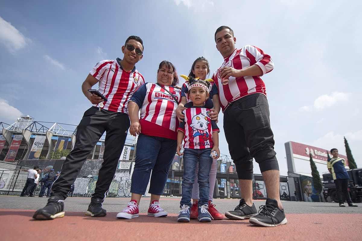Foto de accion del partido America vs Guadalajara correspondiente a la jornada 11 del torneo Apertura 2018 de la Liga BBVA Bancomer realizado en el estadio Azteca. Action photo of the America vs Guadalajara game corresponding to day 11 of the 2018 Apertura tournament of the BBVA Bancomer League held at the Azteca stadium. EN LA FOTO: