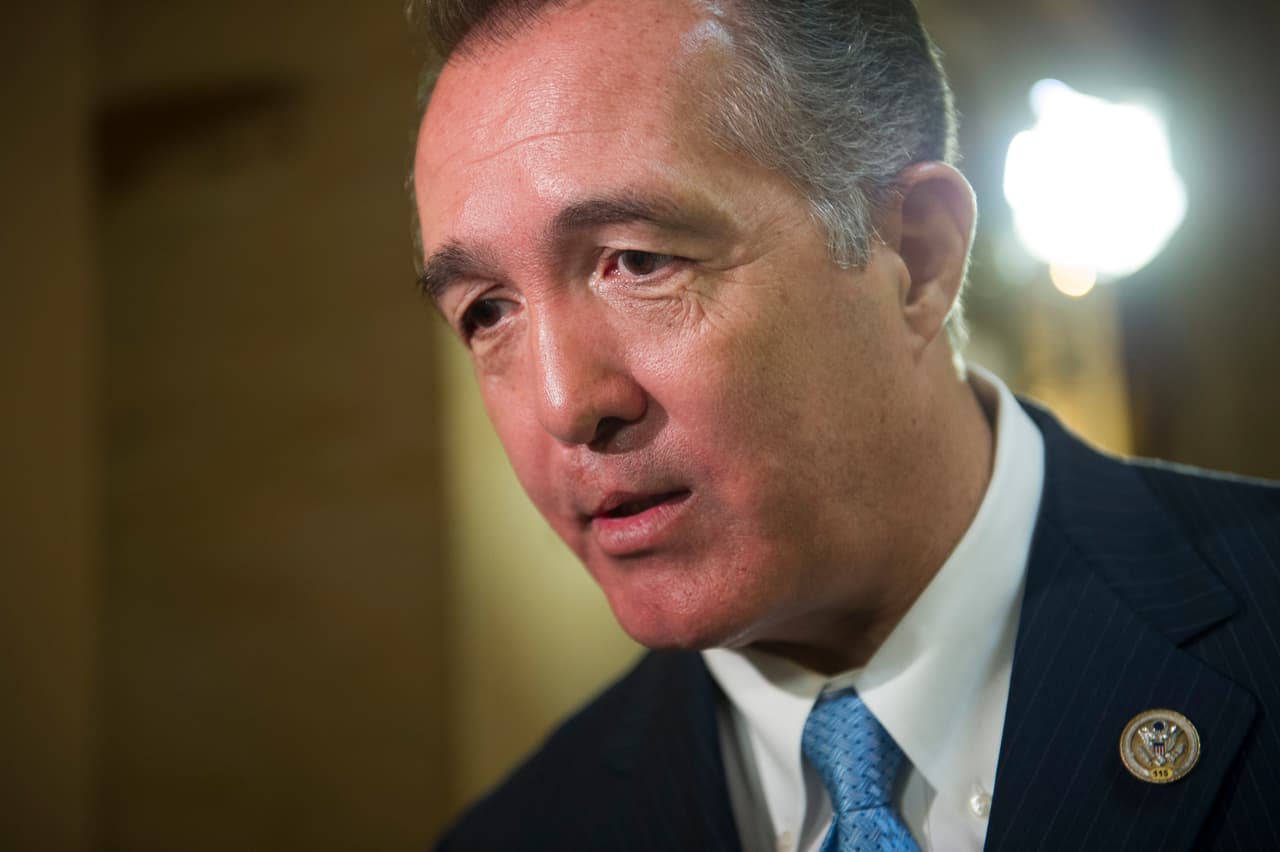 <b>Trent Franks. </b>El representante republicano por Arizona es uno de los políticos más conservadores y esta ligado a las ideas del expresidente Reagan. Anunció que dejará su cargo el próximo mes de enero tras acusaciones de conducta inapropiada. Admitió que habló con dos mujeres a su cargo para que fueran madres sustitutas para él y su esposa, a quienes les ha sido difícil concebir. Es uno de los activistas antiaborto más destacados su partido.