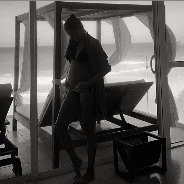 Thuany Martins presume su embarazo de 5 meses