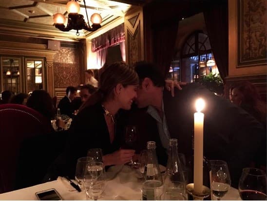 ¡Hermosa pareja! Una velada inolvidable y muy romántica en París.