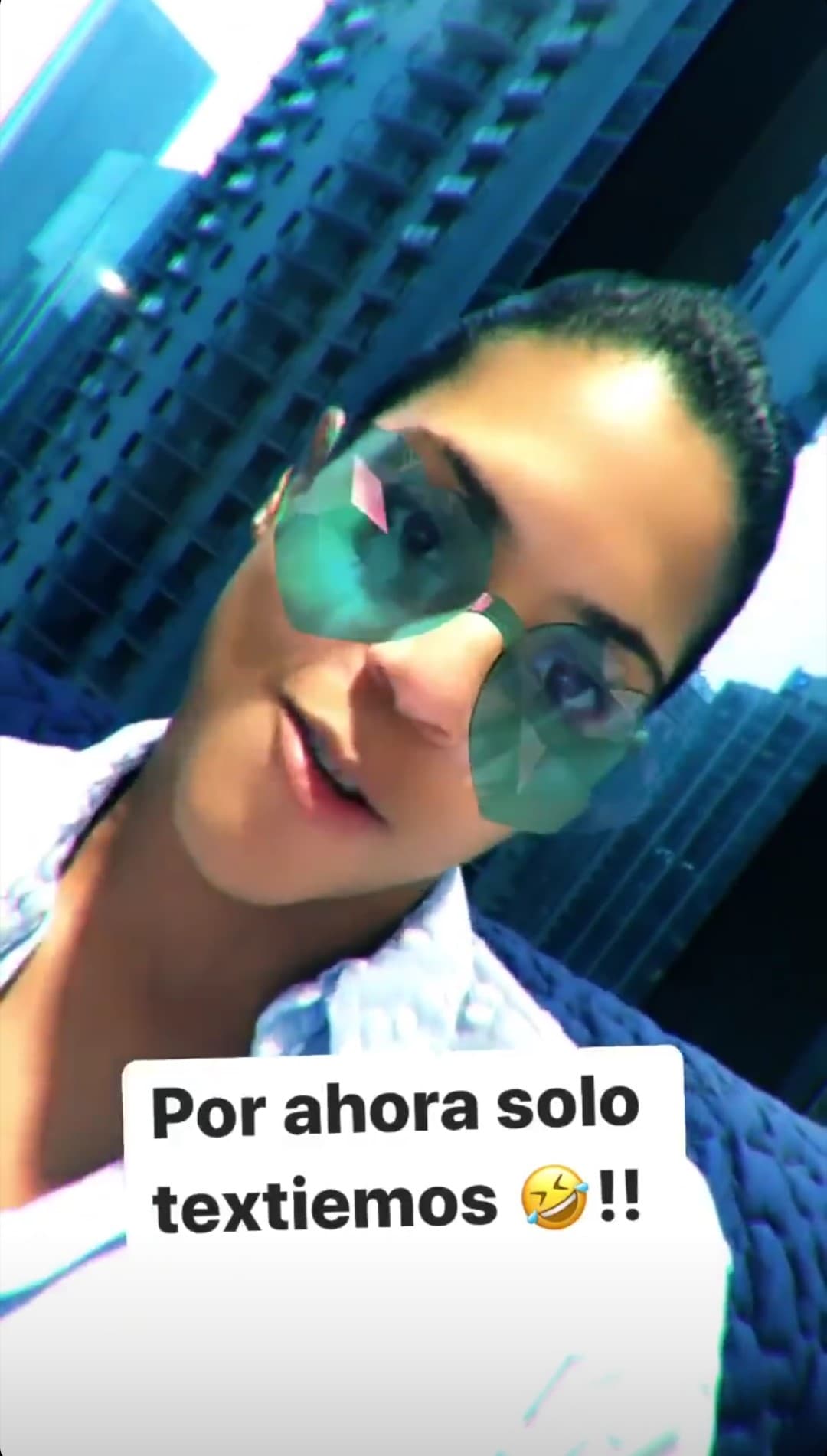 Aunque por el momento solo atiende los mensajes de texto, le hace feliz conocer más a sus fans.