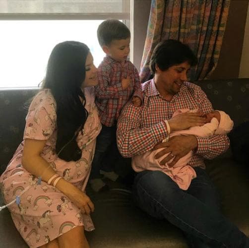 Debutó como madre cuando nació Lucas Milán, el 10 de febrero de 2016.