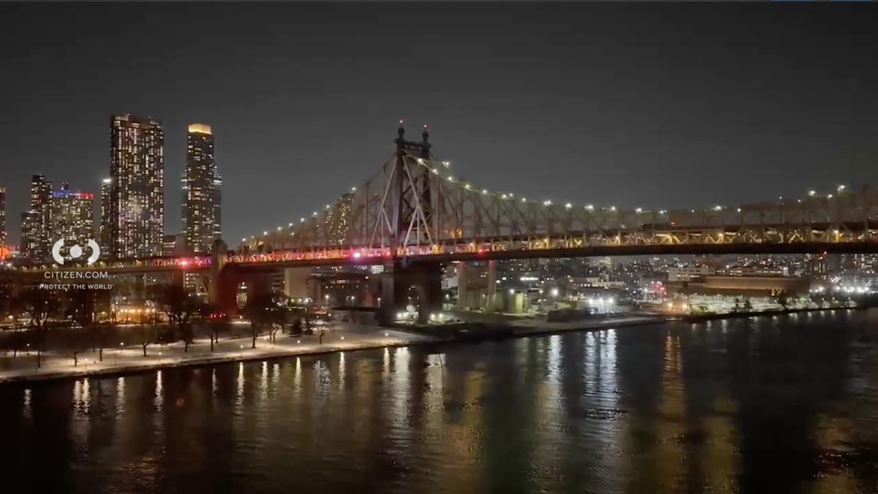 Rescatan a persona en estado crítico tras caer en pozo del puente Ed Koch de Queensboro
