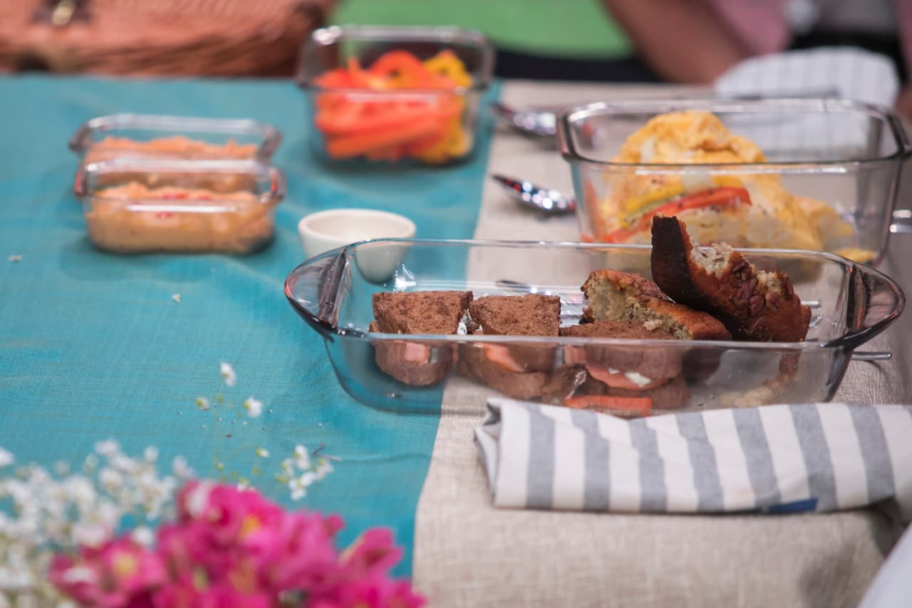 Vianney, Yanko y Licha prepararon garbanzos al ajo, ensalada de papas y panqué de plátano.