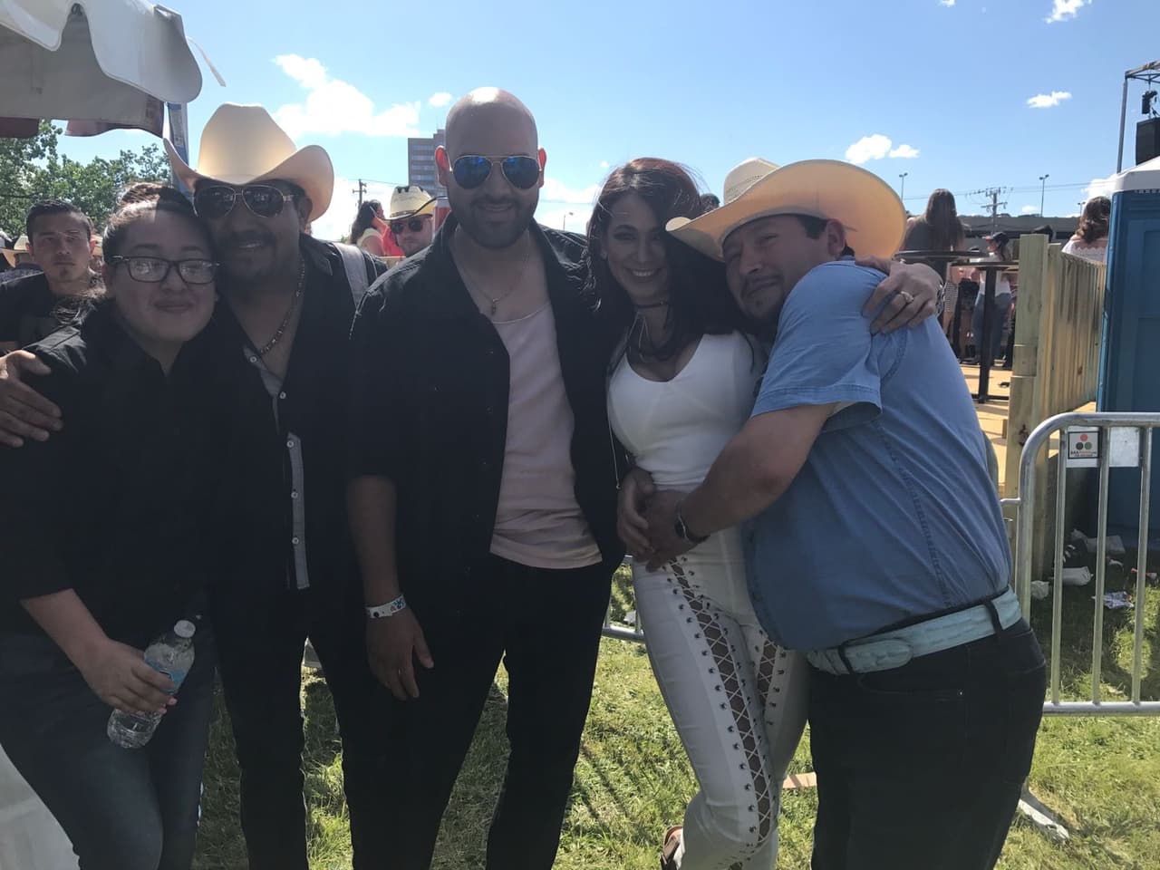 Para Raúl 'El Pelón', Carla Medrano y El Feo será muy difícil borrar de sus mentes lo vivido en la ciudad de los vientos después de este gran evento al lado de La Arrolladora Banda El Limón, Gerardo Ortiz, Calibre 50 y más.